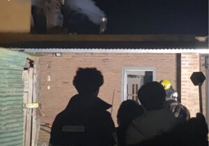 INCENDIO EN EL CIELORRASO DE UNA CASA
