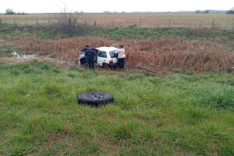 DESPISTÓ EN LA RUTA 5 TRAS DESPRENDERSE UNA RUEDA DE SU AUTOMÓVIL