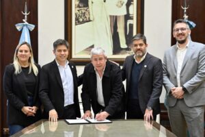 ALBERTI FIRMÓ UN CONVENIO CON KICILLOF PARA FINANCIAR LA COMPRA DE MAQUINARIA 