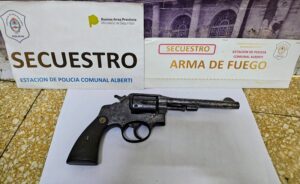 APREHENDIERON A UN HOMBRE ARMADO EN EL CAMINO REAL A MECHITA